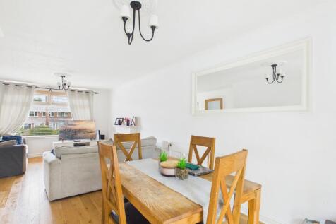 Donington Drive, Sunnyhill photo 5