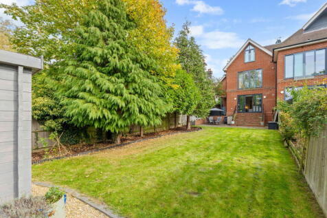 South Croydon, CR2 - property photo