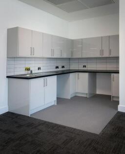 690 kitchenette.JPG