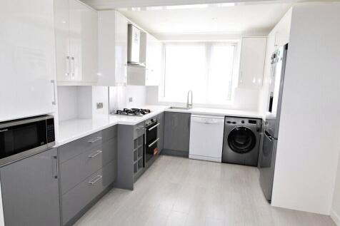 Feltham Hill Road, Ashford, Surrey, TW15 photo 3
