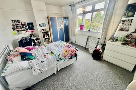 4 Bedroom House in NG8 3NX