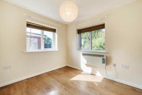 Photo - Bedroom2