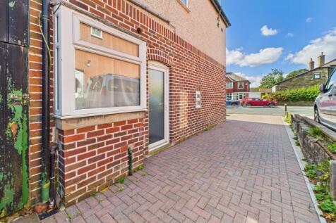 CAM02093G0-PR0057-STILL024