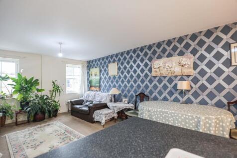 Open Plan Lounge/Dining/Kitchen