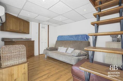 Outbuilding with loft room