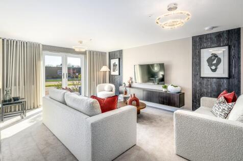 3 bedroom show apartment | lounge