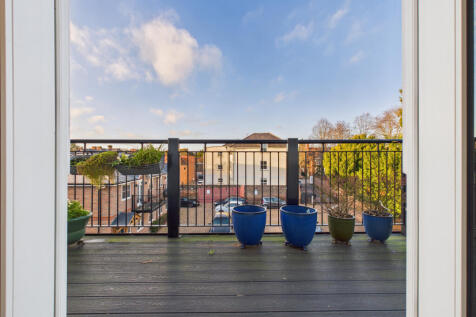 CAM01984G0-PR0538-STILL007