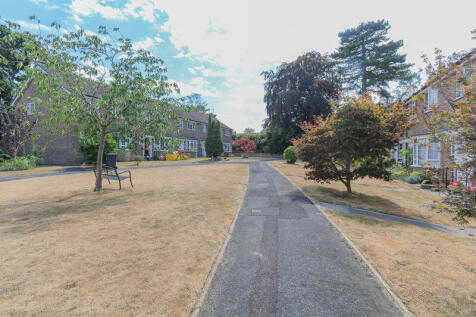 Communal front area
