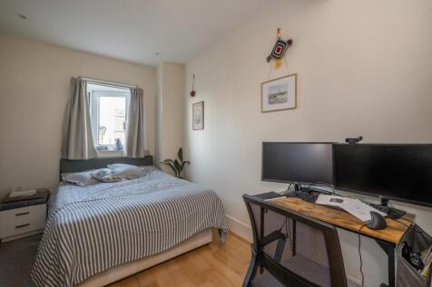 8-Putney-Wharf-To...