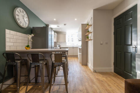 Flat 1, 125 Walter Road Kitchen 2