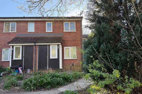Hertford, SG14 - property photo