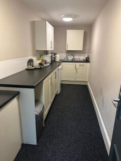 Office to rent Image 5