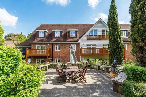 35-Bethell-Court-23.jpg