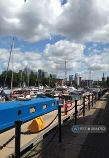 Beautiful Quay And Open Spaces On The Doorstep