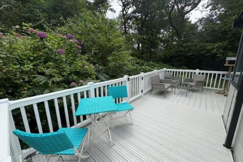 Decking (4).JPEG