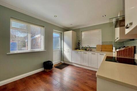 Hangleton Valley Drive photo 3