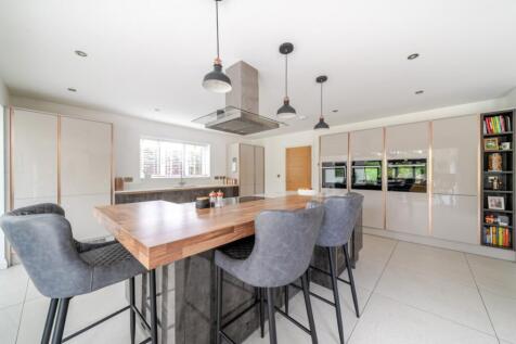 1294613-26-682ba01e603e4-ARW