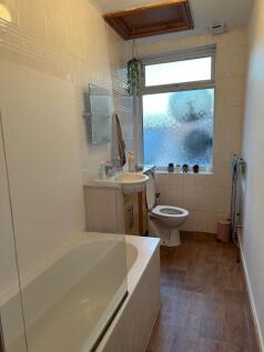 Flat 4, 2 High Street, CV31 3AN photo 4