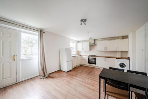 Upper Town Street, Bramley, Leeds, West Yorkshire, LS13 photo 4