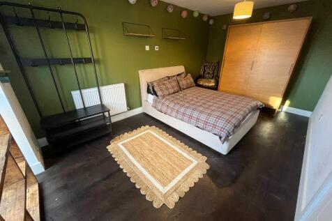 Room 4 @ £750pcm