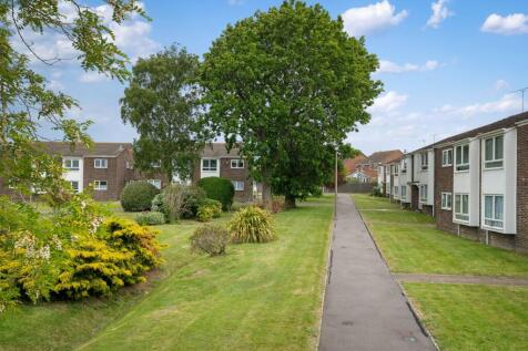 Summer Court, Summerfields Avenue, Hailsham photo 2