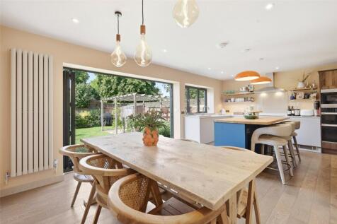 Kitchen/Dining