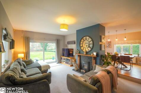 Living Room / Dining Room