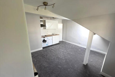 Hawthorn Mount,  Leeds, LS7 photo 5