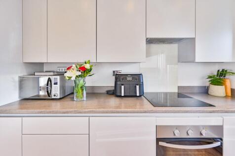 London, SW4 - property photo