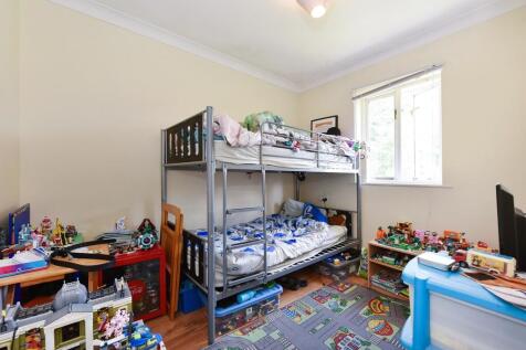 32 Shalbourne Squ...