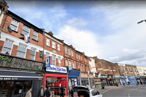 Self-contained studio flat in Seven Sisters