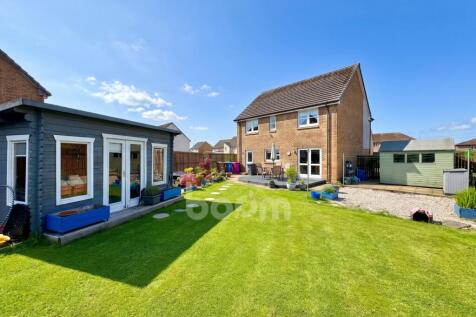 MILLBARR GROVE, BARRMILL GARDEN IMAGE