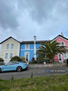 Blue Cottage With Two Parking Spaces