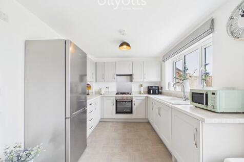 Kitchen / Dining ...