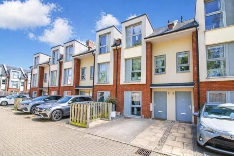 15 Capswell Court_Externals-5.jpg