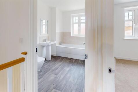 9-Platinum-Way-Bathroom.jpg