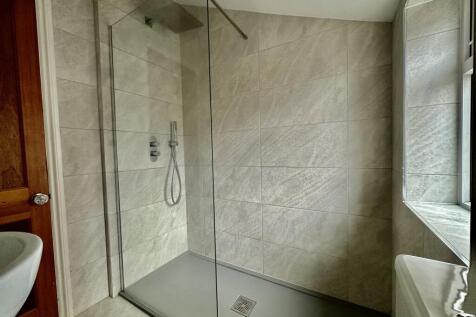 Shower Room cont