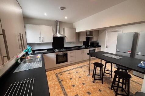 Room 4, St Albans Road West. Hatfield photo 3
