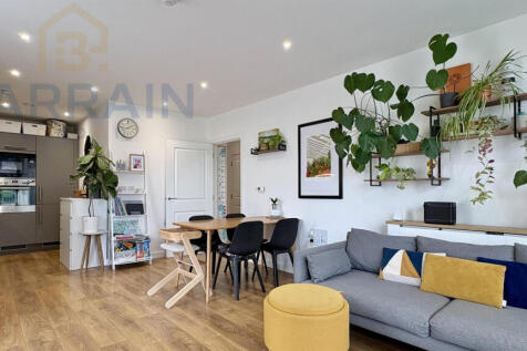 3 Bedroom, New Build, E6 For Rent By Barrain Londo
