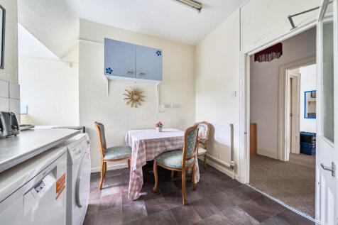 1348356-8-68b98fe...