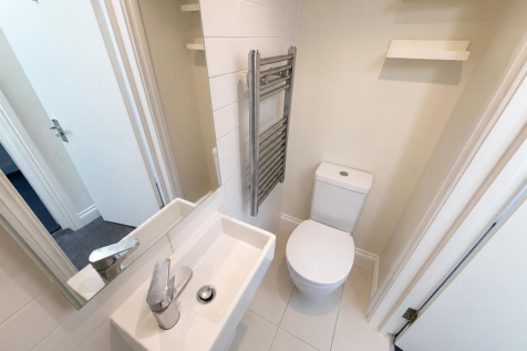 Flat 3 Regent Gate - Bathroom.png