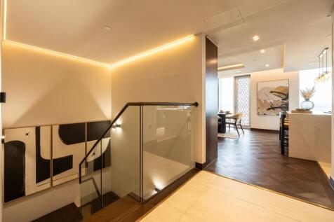 2 bed, 3 bath Apartment in Manchester - Photo 10