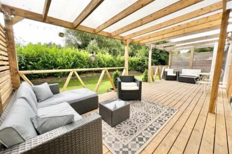 Rear decking area view 2