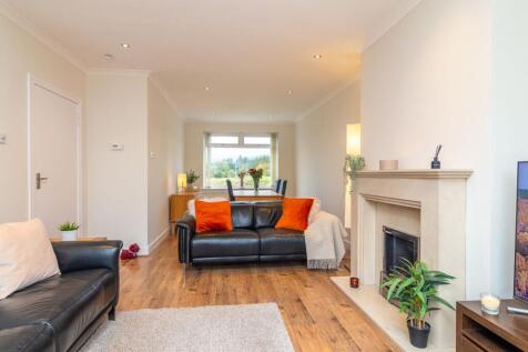 Lounge/ Dining Room
