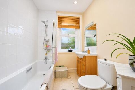 Bathroom.jpg