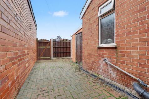 14- Rob Hammond EweMove Pontefract