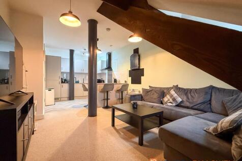 Open Plan Living / Kitchen
