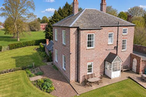 6 Bedroom Detached House - For Sale
