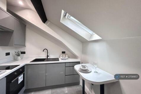 Studio 6, 6 Franchise St