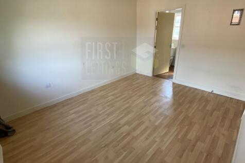 Riseholme Close, Braunstone, LE3 photo 4